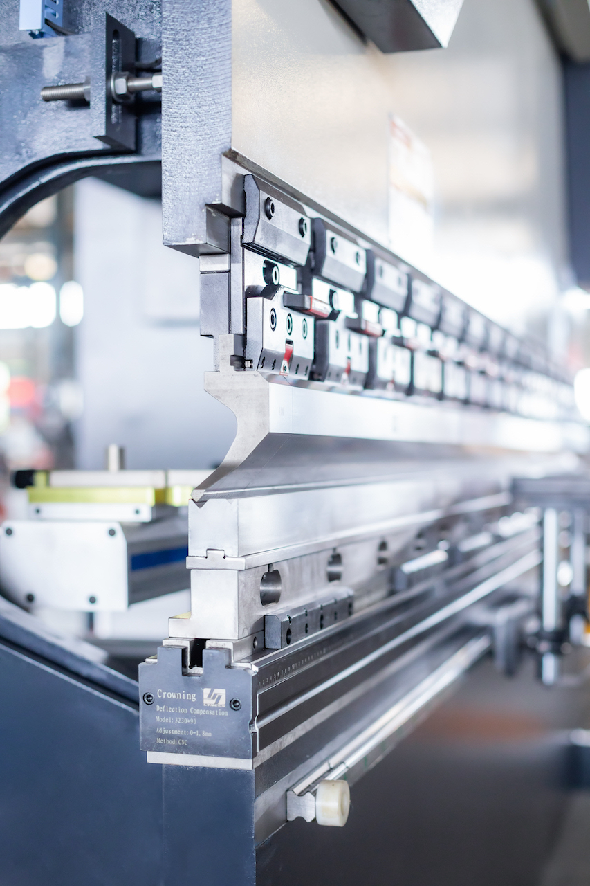 100t油圧CNCブレーキプレスクラウニングCNCプレスブレーキデレム