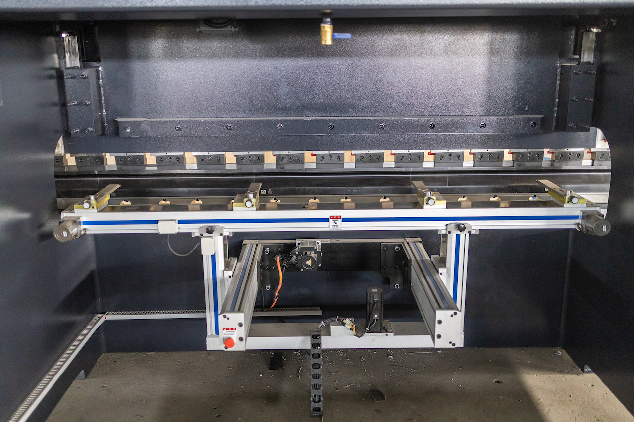 100t油圧CNCブレーキプレスクラウニングCNCプレスブレーキデレム