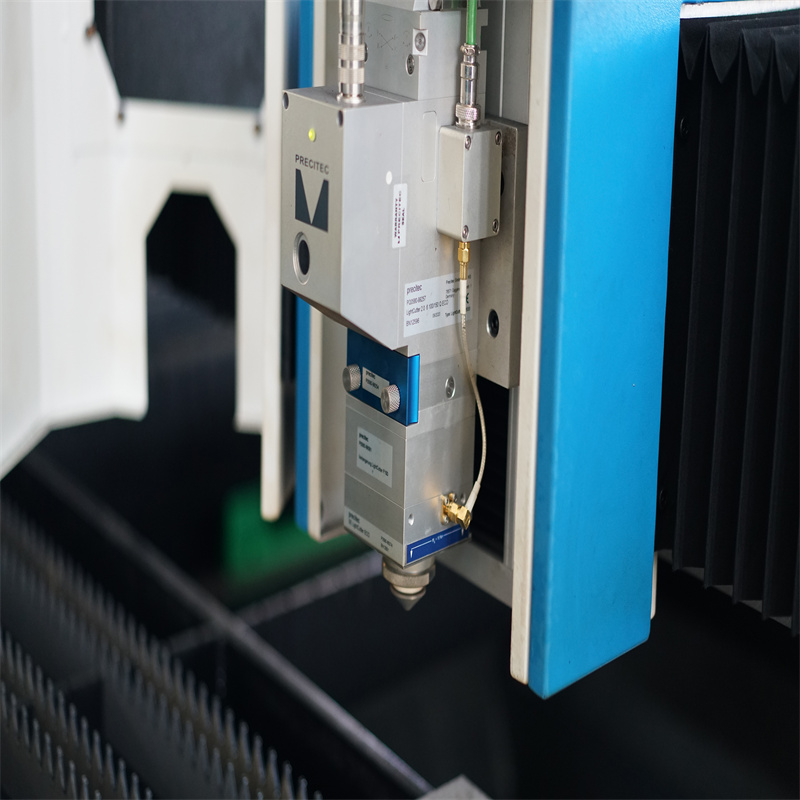 10mm炭素鋼用12kwファイバーレーザー切断機