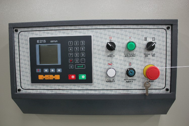 12mm 3200mm Hydraulic Guillotine Shearing Machine Cnc Steel Sheet Cutting Machine 12mm3200mm油圧ギロチンせん断機CNC鋼板切断機