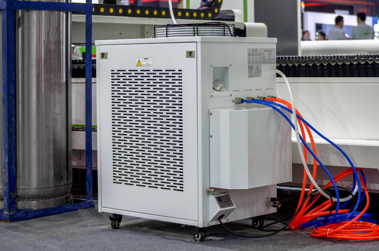 1500*3000mm 500w Racuys Or Ipg Fiber Laser Cutting Machine 1500 * 3000mm500wRacuysまたはIpgファイバーレーザー切断機