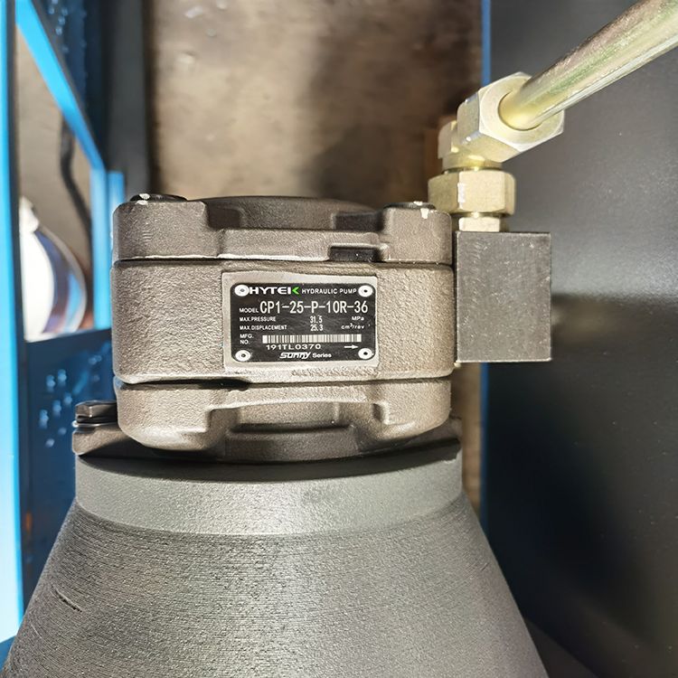 300t/4000 Hydraulic Press Brake Machine 300t/4000油圧プレスブレーキ機