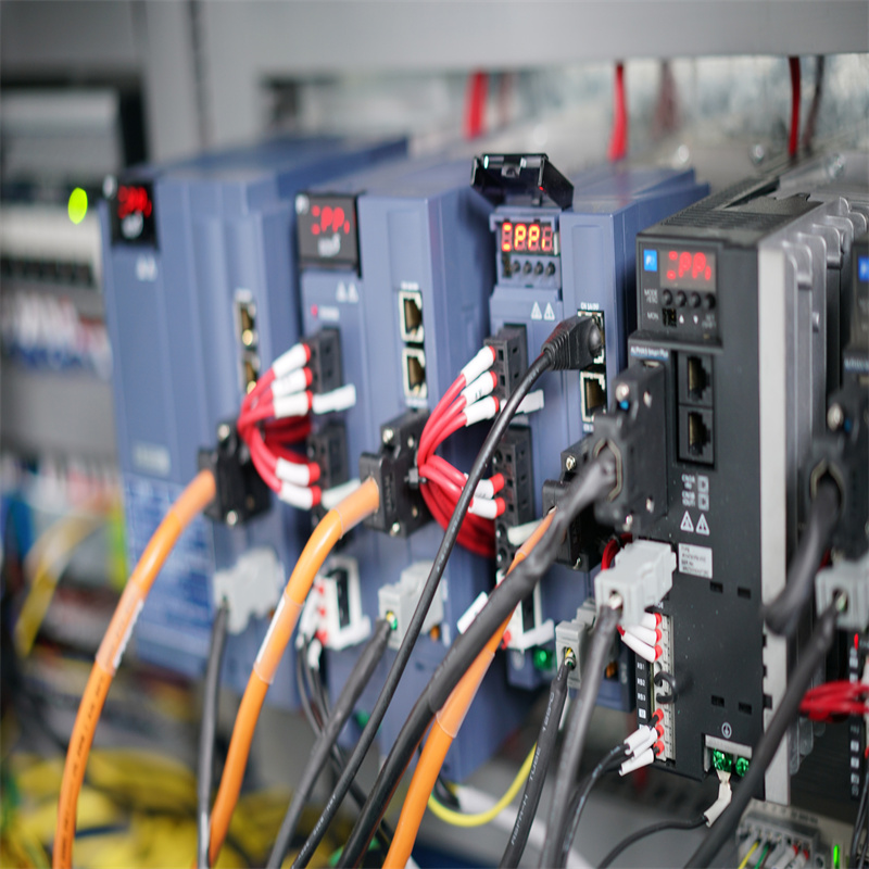 30151500x3000アルミニウム繊維レーザー切断機産業用レーザー機器