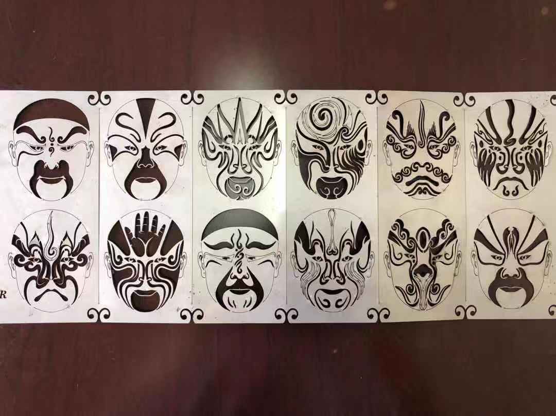 3015 4015 1kw〜6kwCNCファイバーレーザー切断機Raycusレーザー出力