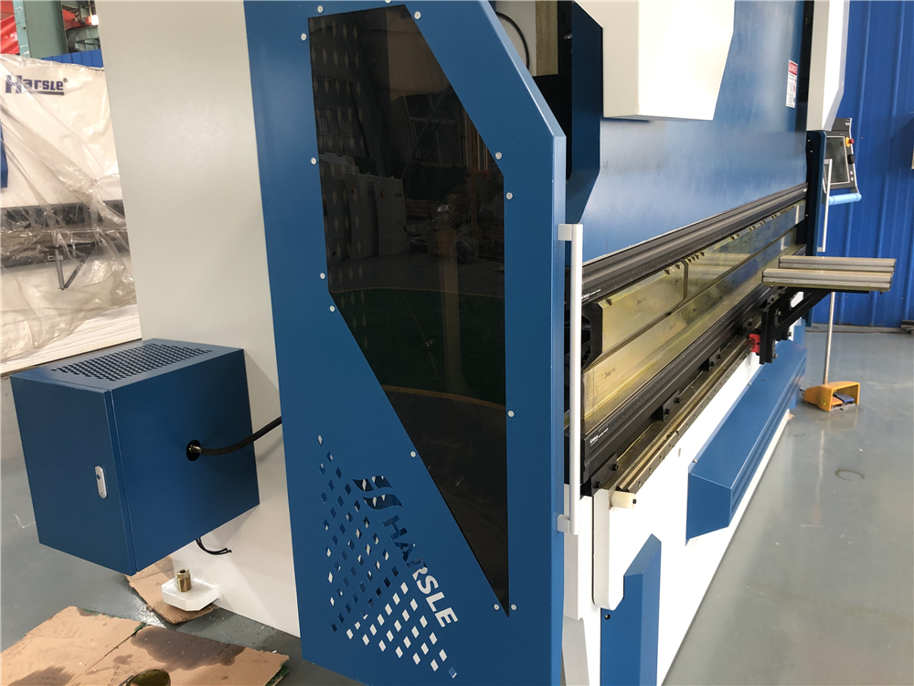3+1 Axis Cnc Hydraulic Press Brake With Esa System Esaシステムを備えた3+1軸CNC油圧プレスブレーキ