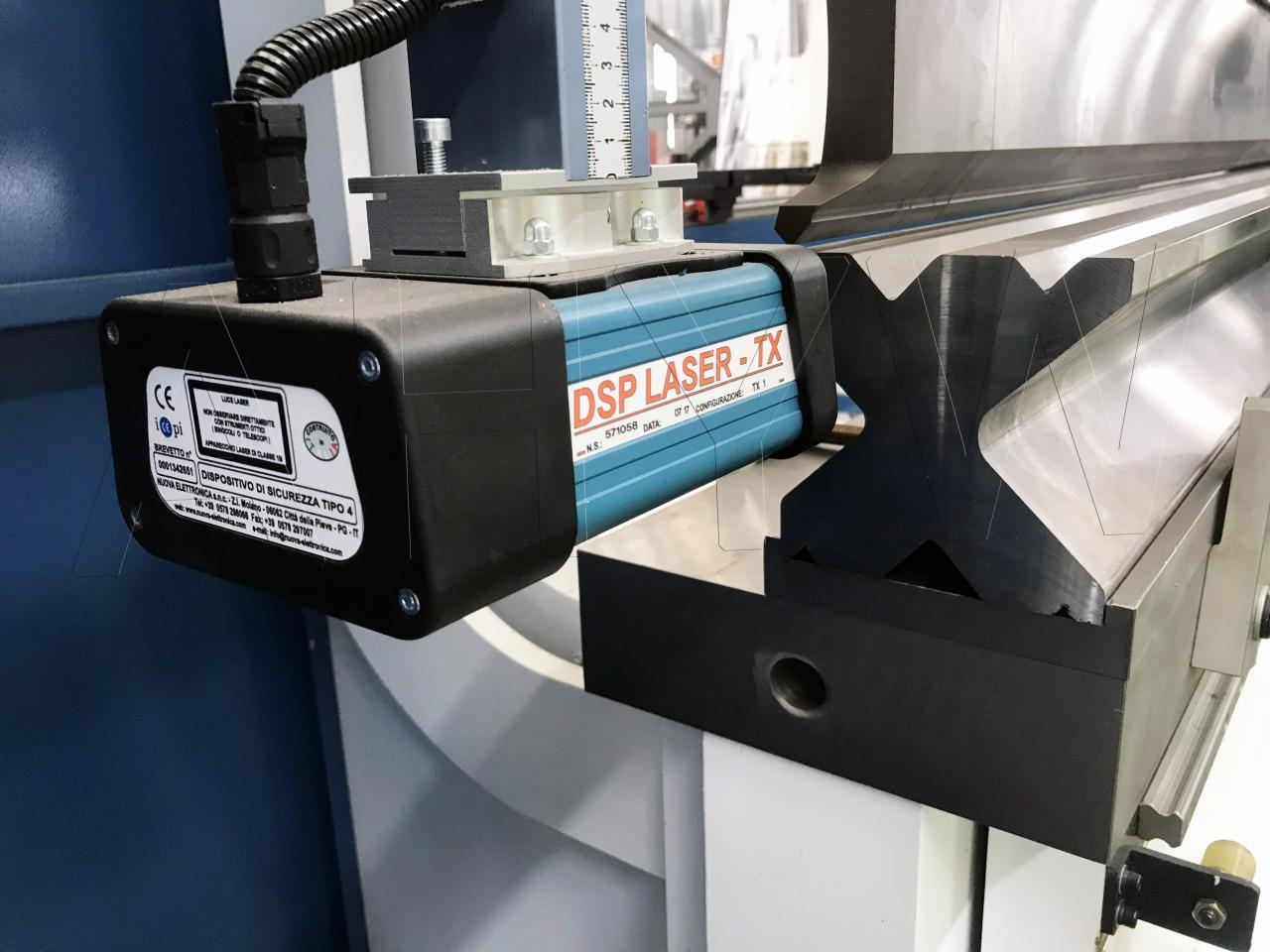 4 Axis Cnc Tandem Press Brake With Delem Da58t 2d Graphical Controller DelemDa58t2dグラフィカルコントローラーを備えた4軸CNCタンデムプレスブレーキ