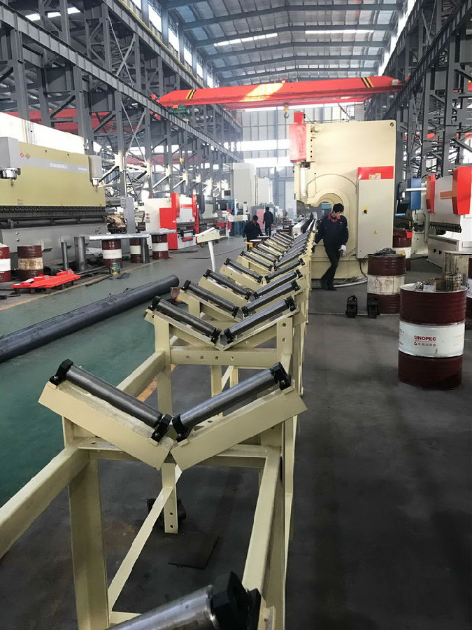 4 Axis Cnc Tandem Press Brake With Delem Da58t 2d Graphical Controller DelemDa58t2dグラフィカルコントローラーを備えた4軸CNCタンデムプレスブレーキ