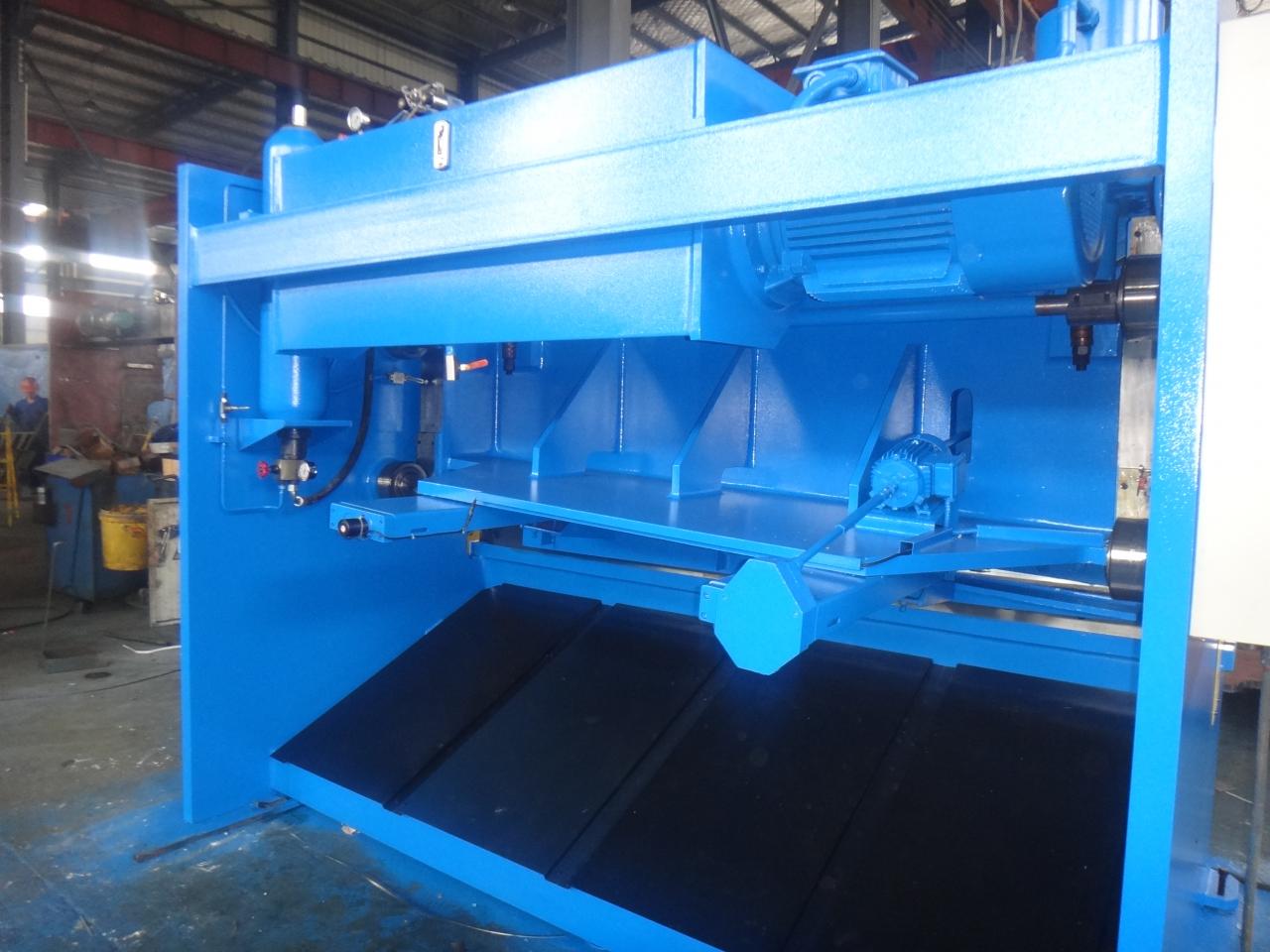 4mm Oem Qc11y-8x3200 Nc Hydraulic Guillotine Guillotine Shearing Machine 4mm OEMQc11y-8x3200Nc油圧ギロチンギロチンせん断機