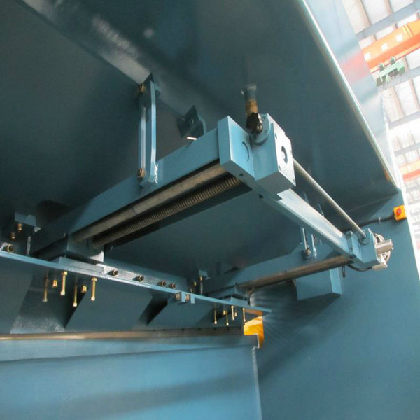 4mmx2500 Hydraulic Shearing Steel Plate Cutting Machinery Steel Plate Shear 4mmx2500油圧せん断鋼板切断機械鋼板せん断
