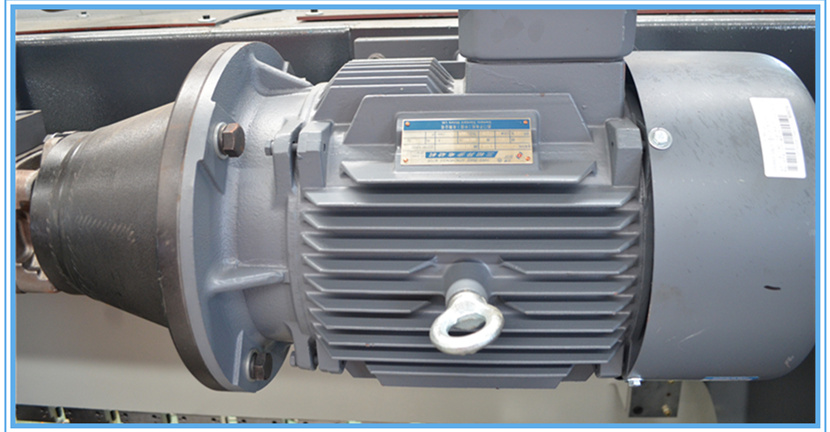 60t Q35-16 Hydraulic Ironworker Shearing Punching Bending And Notching Machine 60tQ35-16油圧式鉄工機せん断パンチング曲げおよびノッチングマシン