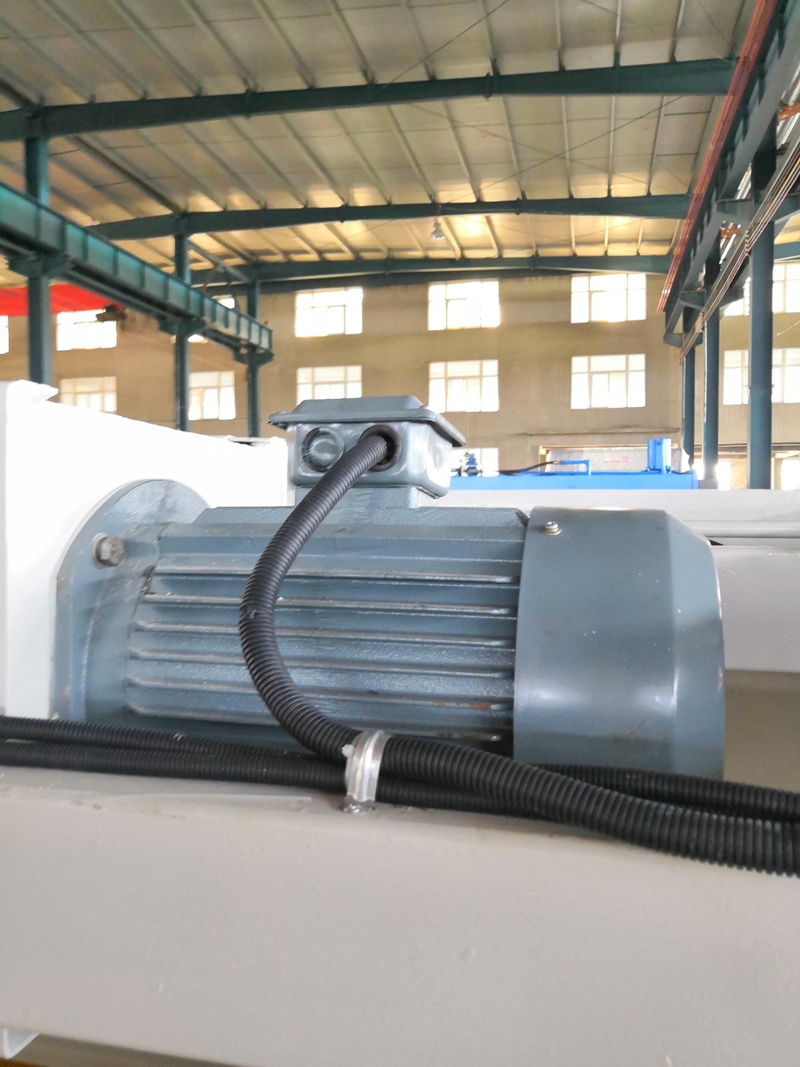 6mmQ11電気板金せん断機8フィート板金せん断機