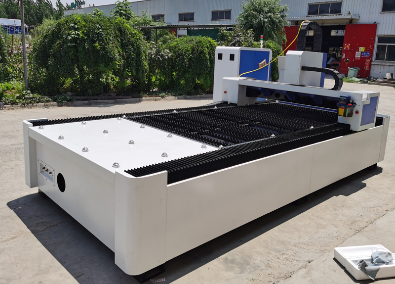 8mm 10mm Carbon Steel Laser Cutter 1530 4020 Cnc Fiber Laser Cutting Machine 8mm10mm炭素鋼レーザーカッター15304020CNCファイバーレーザー切断機