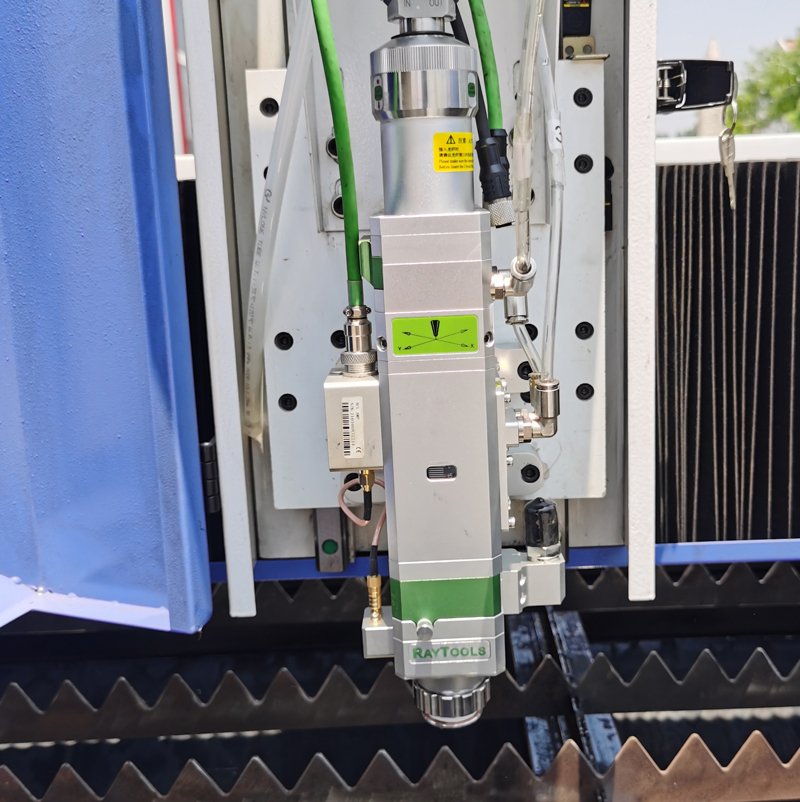 8mm 10mm Carbon Steel Laser Cutter 1530 4020 Cnc Fiber Laser Cutting Machine 8mm10mm炭素鋼レーザーカッター15304020CNCファイバーレーザー切断機