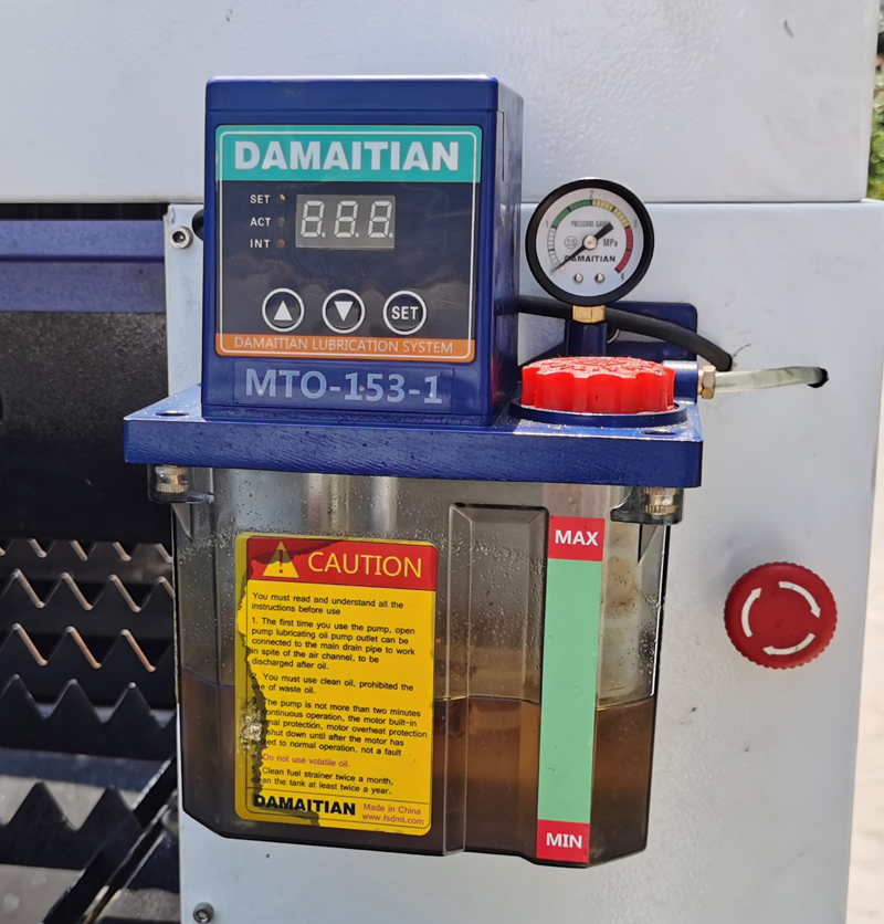 8mm 10mm Carbon Steel Laser Cutter 1530 4020 Cnc Fiber Laser Cutting Machine 8mm10mm炭素鋼レーザーカッター15304020CNCファイバーレーザー切断機