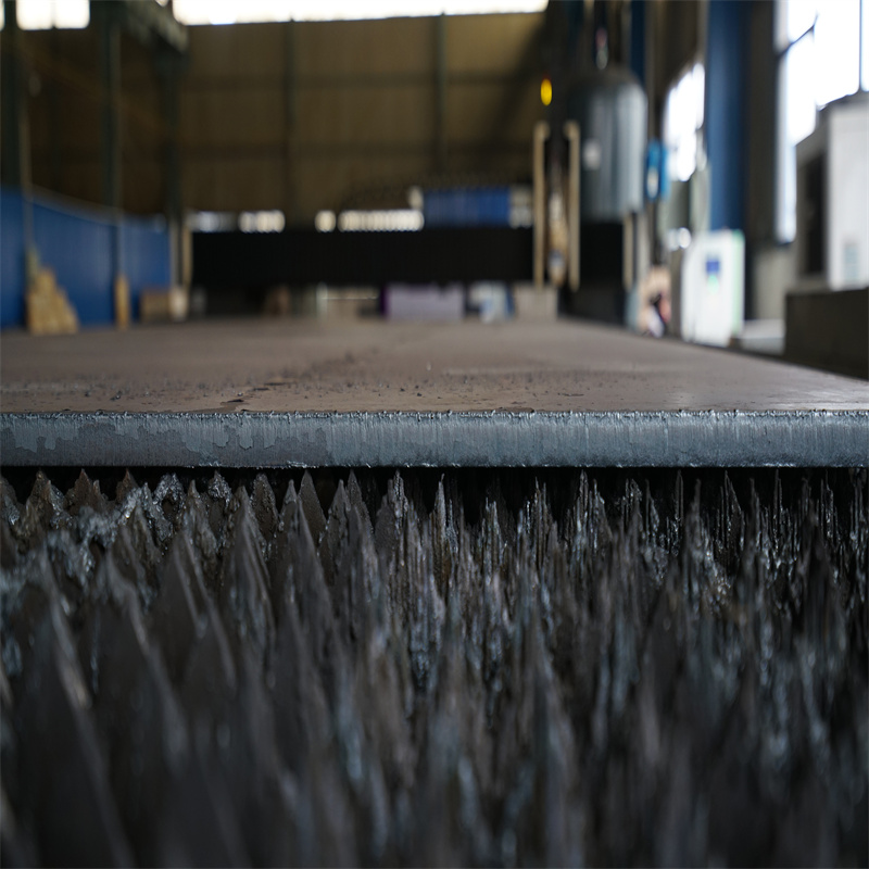 中国高品質安い3kwファイバーレーザー切断機の価格