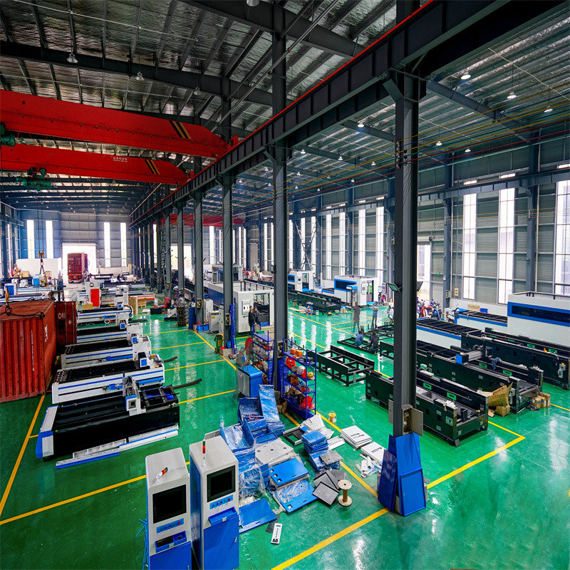 ハイパワー30152000WメタルシートCNCファイバーレーザー切断機3