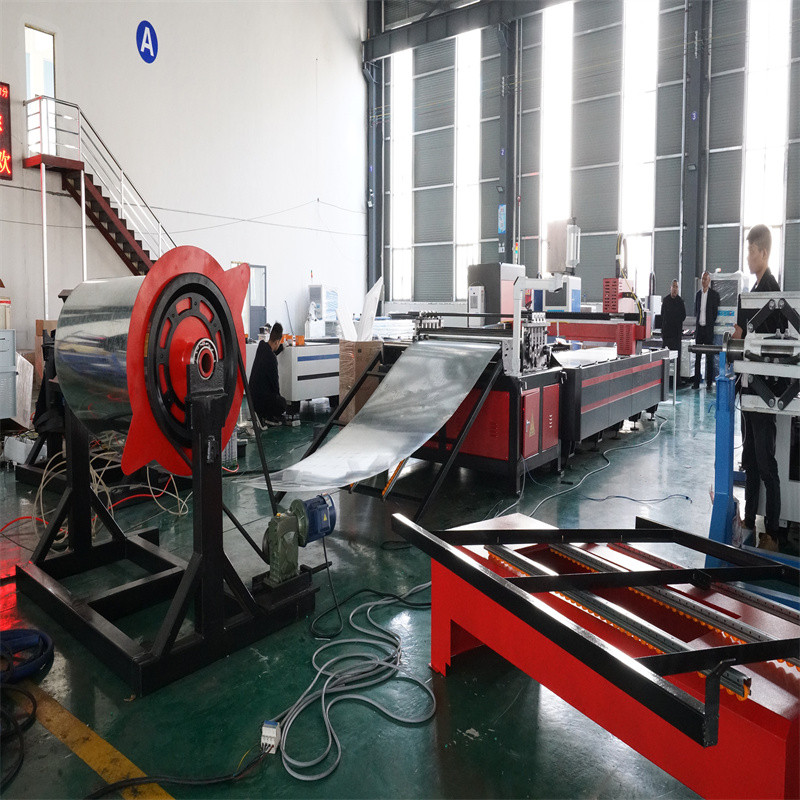 Raycus Cnc 1000w1500w2000wチューブ金属繊維レーザー切断機