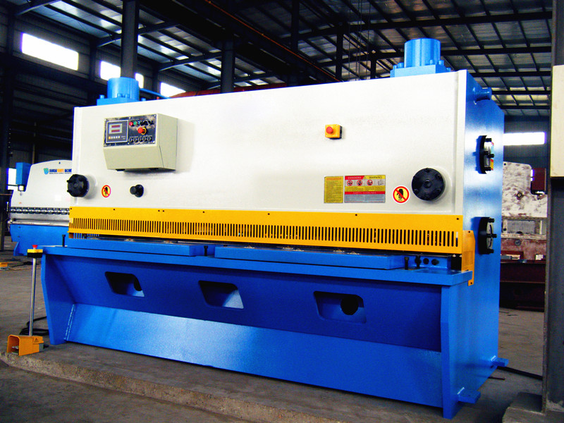 Aluminium Cutting Machine Hydraulic Guillotine Shearing Machine Pendulum Plate Shears アルミ切断機油圧ギロチンせん断機振り子プレートせん断