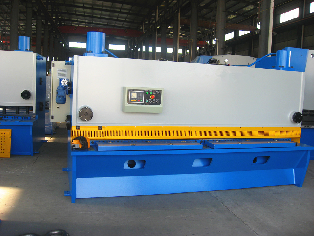 Aluminium Cutting Machine Hydraulic Guillotine Shearing Machine Pendulum Plate Shears アルミ切断機油圧ギロチンせん断機振り子プレートせん断