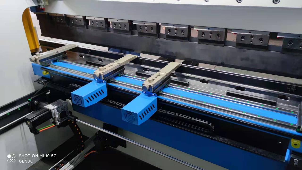 Da-66t Controller Cnc Hydraulic Press Brake Price With 3d Touch Screen System Da-66tコントローラーCNC油圧プレスブレーキの価格(3Dタッチスクリーンシステム付き)
