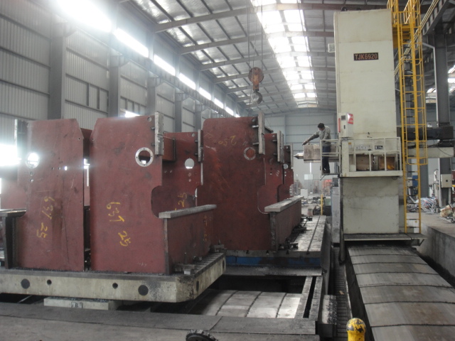 Da53t Cnc System Controller 125t4000 3+1 Axis Cnc Hydraulic Press Brake With Good Quality Da53tCncシステムコントローラー125t40003+1軸Cnc油圧プレスブレーキ高品質