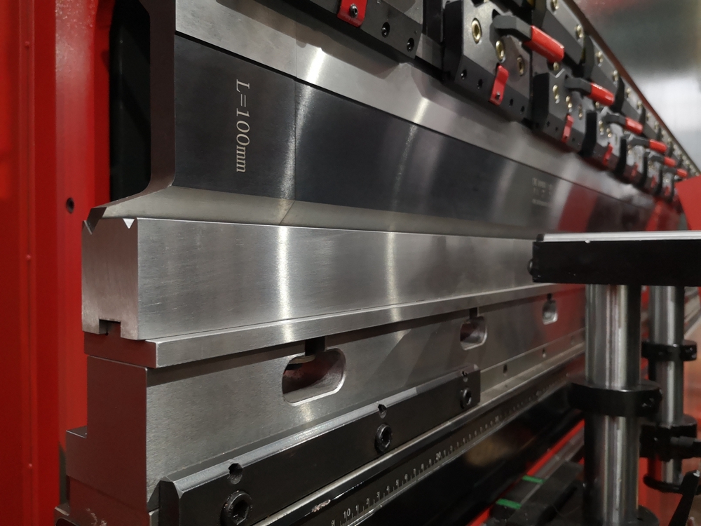 Delem Da66t 125 3+1 4+1 6+1 8+1 Cnc Hydraulic Press Brake For Metal Plate Bending Delem Da66t 125 3 + 1 4 + 1 6 + 1 8 +1Cnc油圧プレスブレーキ金属板曲げ用