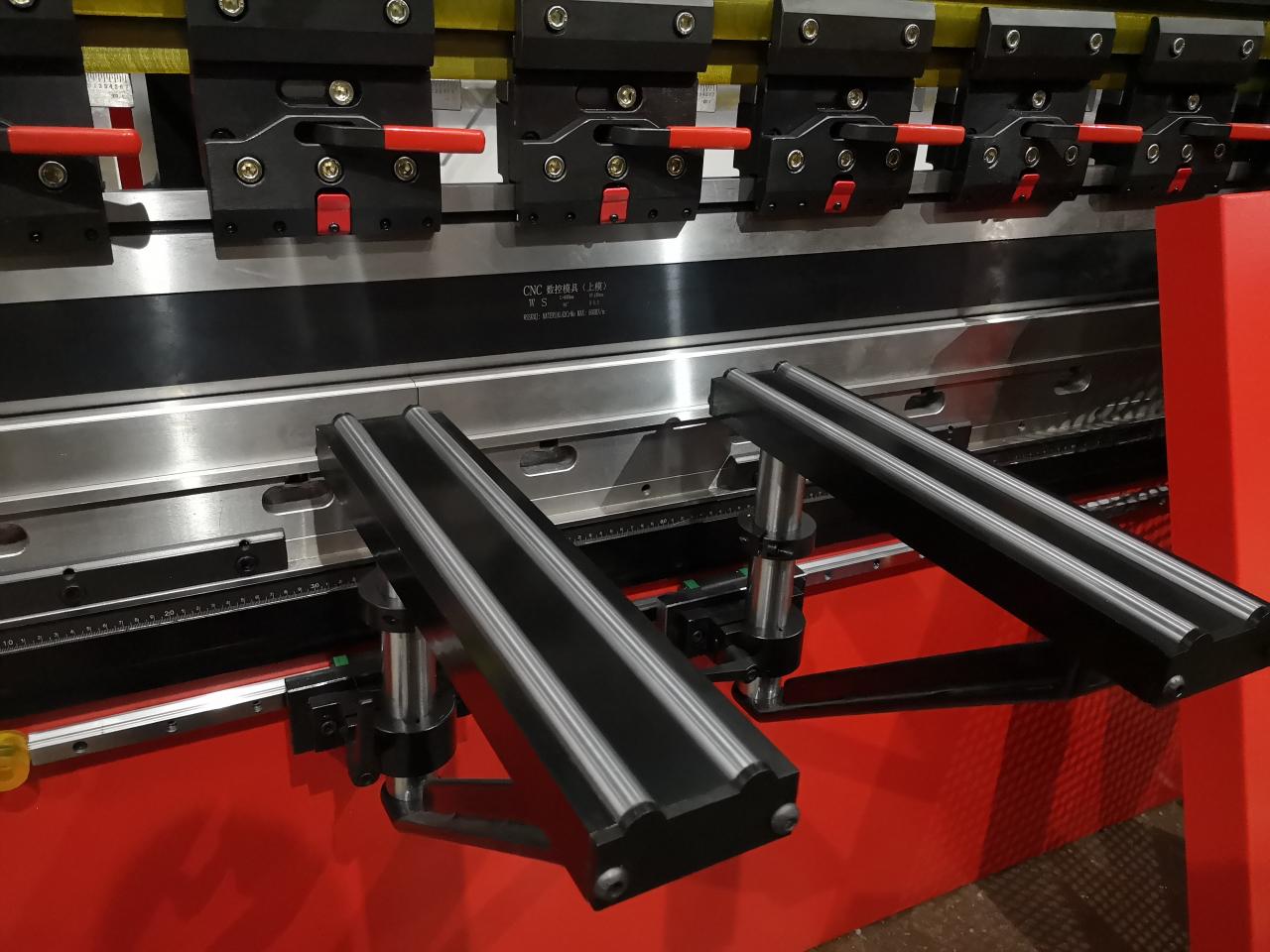 Delem Da66t 125 3+1 4+1 6+1 8+1 Cnc Hydraulic Press Brake For Metal Plate Bending Delem Da66t 125 3 + 1 4 + 1 6 + 1 8 +1Cnc油圧プレスブレーキ金属板曲げ用