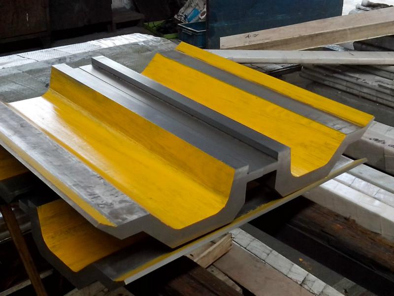 Full Automatic High Power Sheet Bending Machine And Cnc Press Brake Machine 全自動ハイパワーシート曲げ機とCNCプレスブレーキ機