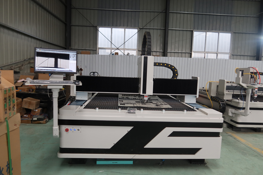 High Precision Fiber Laser Cutting Metal Stainless Steel Carbon 2000w 高精度ファイバーレーザー切断金属ステンレス鋼カーボン2000w