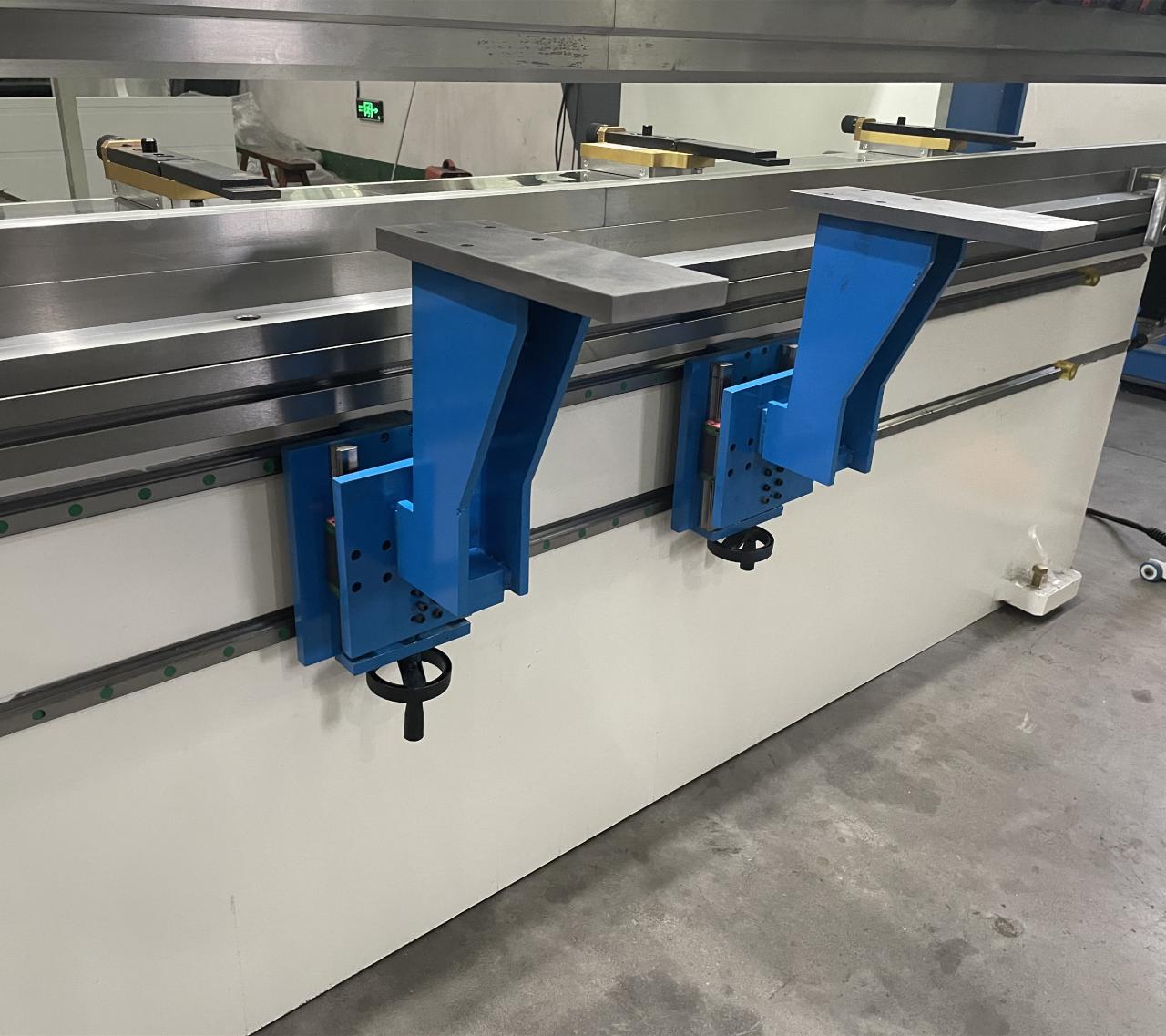 High Quality 3m Press Brake Machine Hydraulic 100 Ton For Sheet Metal Bending 板金曲げ用の高品質3mプレスブレーキマシン油圧100トン