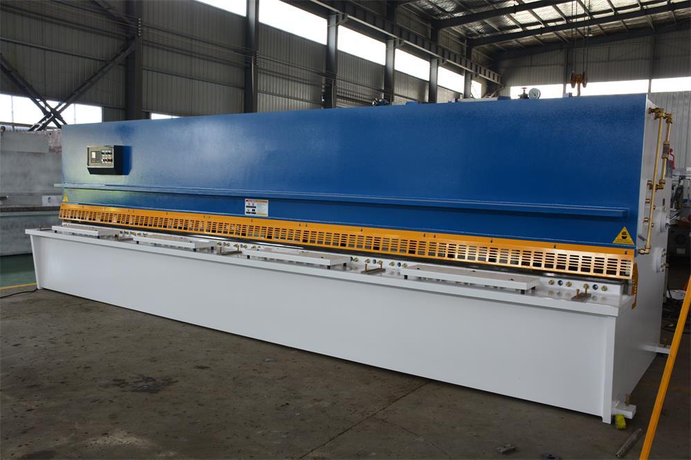 Hydraulic Pendulum Shearing Machine Cnc Automatic Guillotine Shearing Machine 油圧振り子せん断機CNC自動ギロチンせん断機