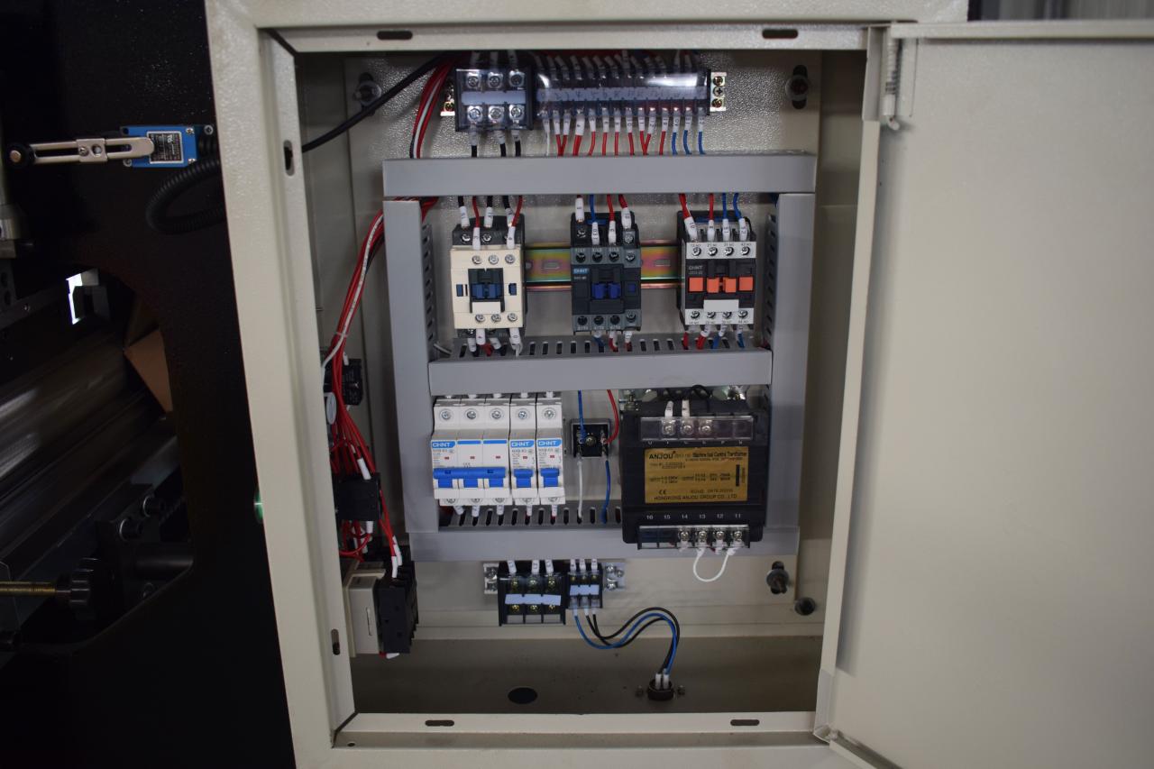 油圧板金曲げCncプレスブレーキマシンWc67y