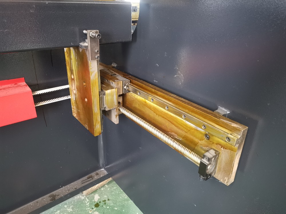 Hydraulic Stainless Steel Wc67y/k-300/6000 Mould Crowning Press Brake 油圧ステンレス鋼Wc67y/k-300/6000モールドクラウニングプレスブレーキ