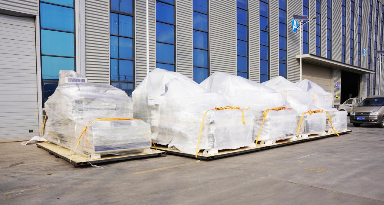 Laser Source 2000w 3000w Fiber Laser Cutting Machine レーザー光源2000w3000wファイバーレーザー切断機