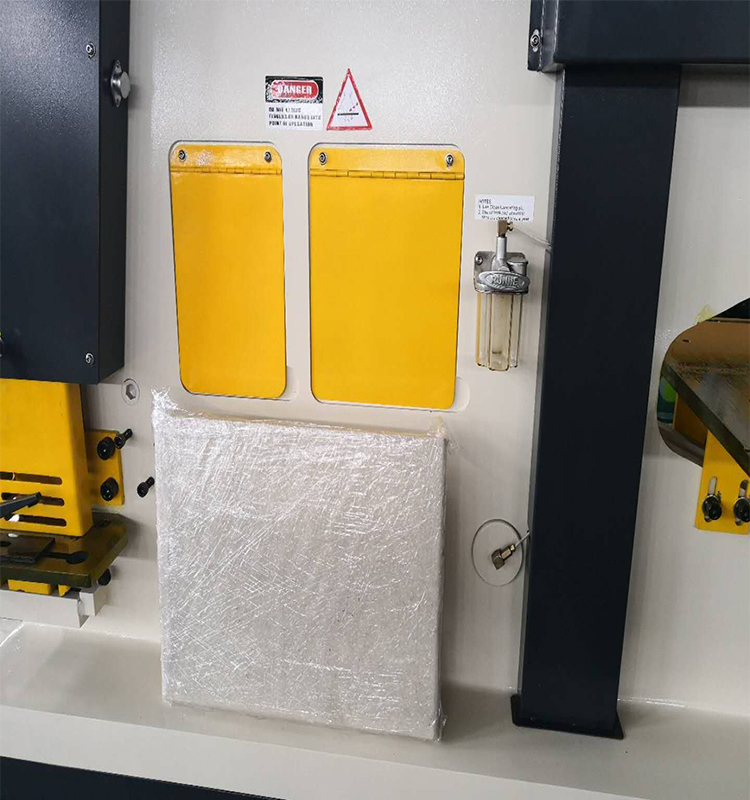 Metal Cutting Hydraulic Steelworkers Machine For Punching Cropping Notching Cutting パンチングクロッピングノッチングカッティング用の金属切削油圧鉄鋼労組