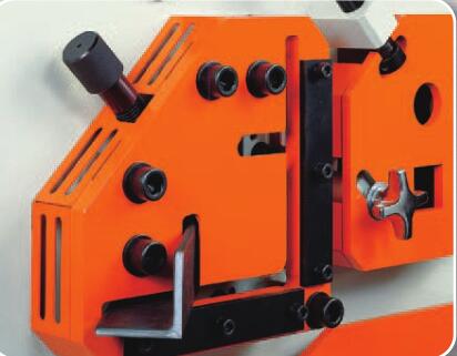 Metal Hydraulic IronWorker Machine Punching And Shearing Machine 金属油圧IronWorkerマシンパンチングおよびせん断機