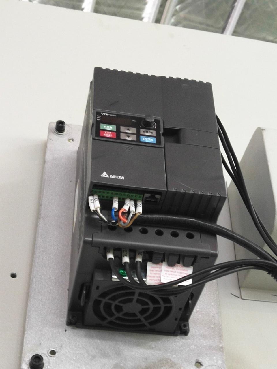 空気圧摩擦クラッチ高性能パンチプレス機