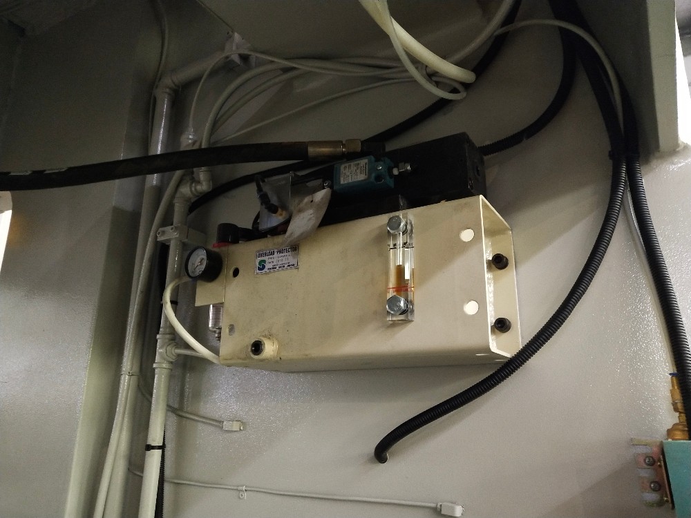 Pneumatic Friction Clutch High Performance Punch Press Machine 空気圧摩擦クラッチ高性能パンチプレス機