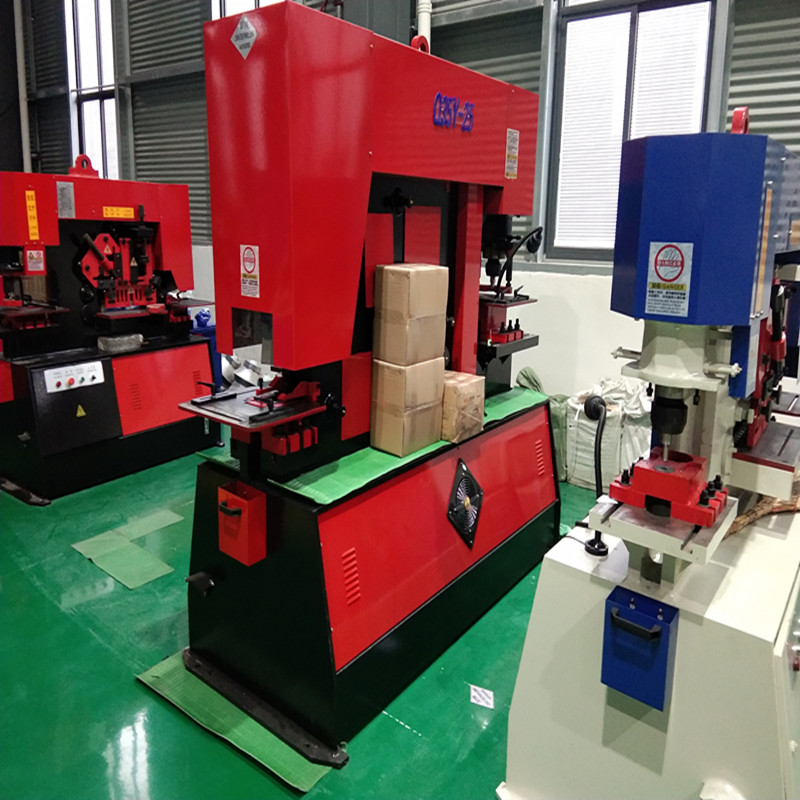 Q35y Series Hydraulic Ironworker Shearing And Punching Machine Q35yシリーズ油圧鉄工せん断およびパンチングマシン