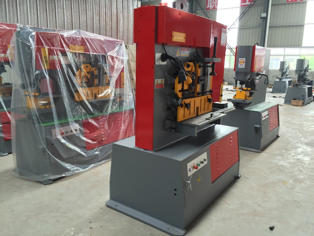 Q35y Series Multifunctional Hydraulic Iron Worker Combined Shearing And Punching Machine Q35yシリーズ多機能油圧鉄工員複合せん断およびパンチングマシン