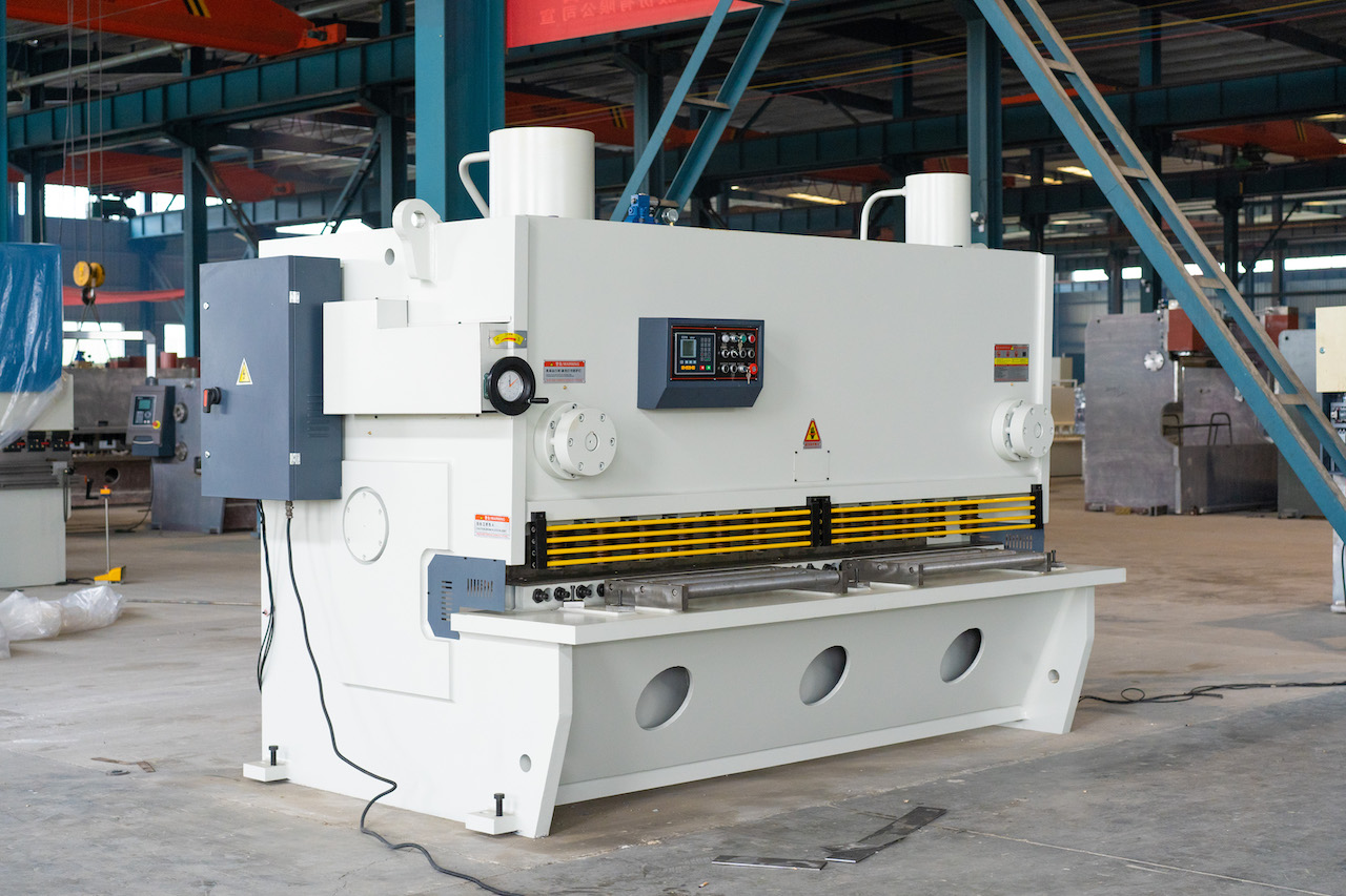 Qc11y 8x3200 Sheet Metal Shearing Machine Steel Plate Hydraulic Shearing Machine Qc11y8x3200板金せん断機鋼板油圧せん断機