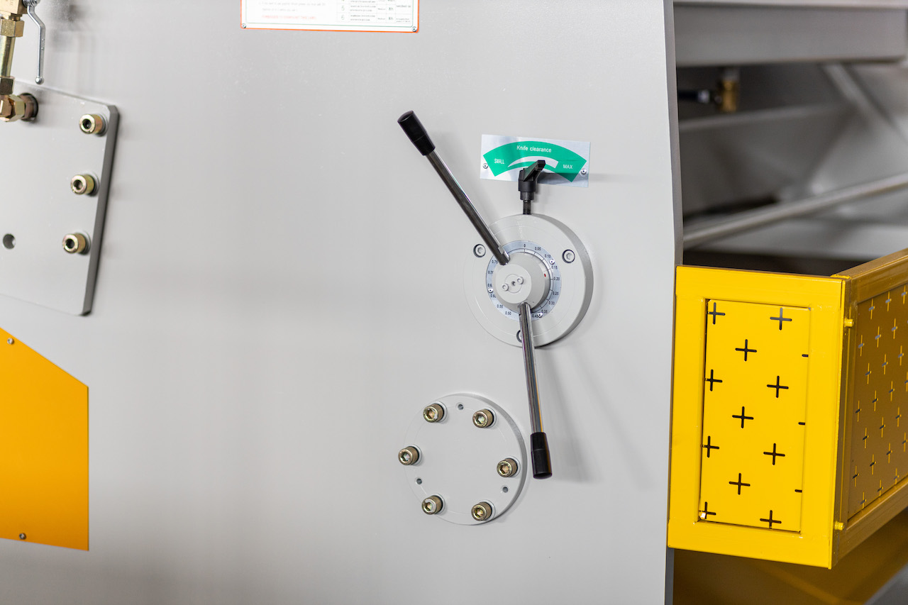 Qc11y8x3200板金せん断機鋼板油圧せん断機