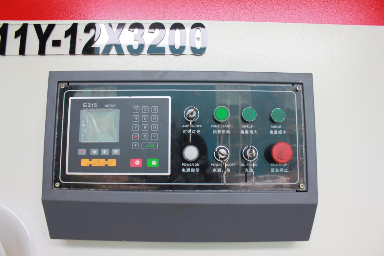 Qc11y Metal Plate Hydraulic Guillotine Shearing Machine For Sale Qc11y金属板油圧ギロチン剪断機の販売