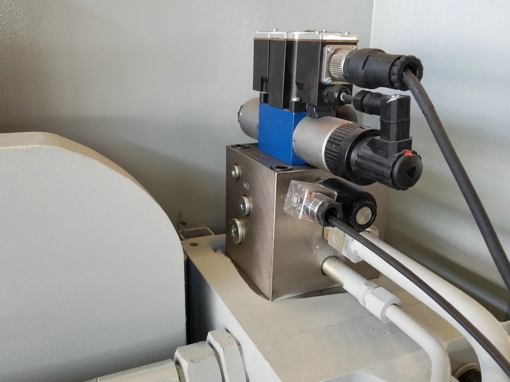 Wc67k100トン200トン油圧Cncプレスブレーキ機鉄金属鋼板用