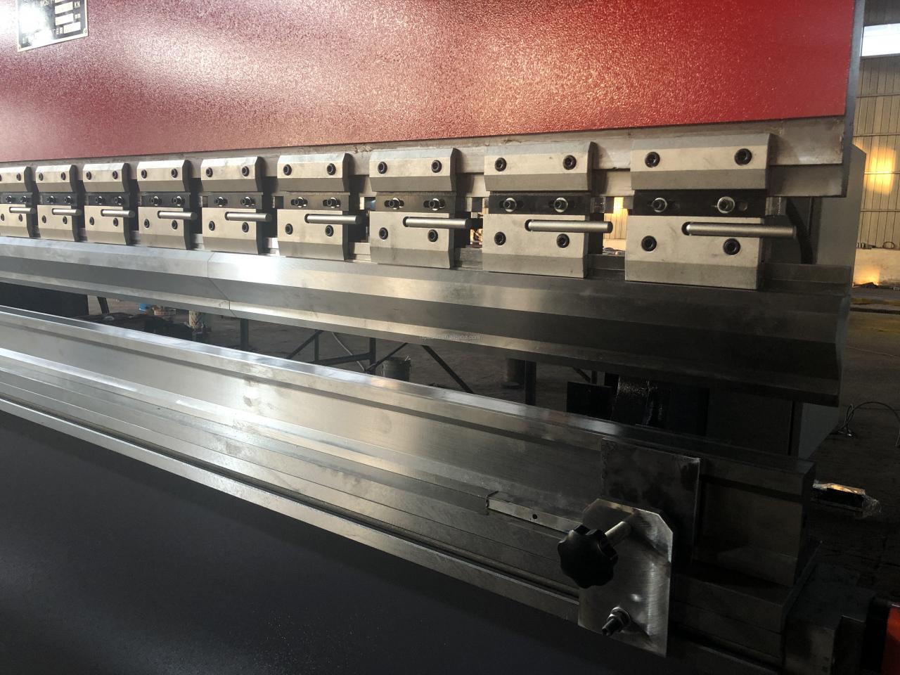 Wc67k Cnc Aluminum Iron Plate Hydraulic Press Brake Cnc Metal Sheet Bending Machine Wc67kCncアルミニウム鉄板油圧プレスブレーキCnc金属板曲げ機