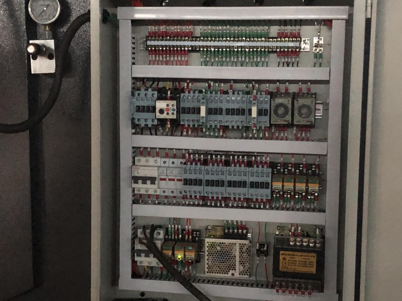 Wc67k Cnc Aluminum Iron Plate Hydraulic Press Brake Cnc Metal Sheet Bending Machine Wc67kCncアルミニウム鉄板油圧プレスブレーキCnc金属板曲げ機