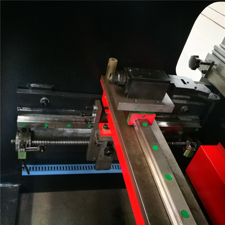 Wc67y-160 4000 Hydraulic Press Brake Cnc Metal Bending Machine For 4000mm Width Steel Wc67y-1604000油圧プレスブレーキCNC金属曲げ機4000mm幅鋼用