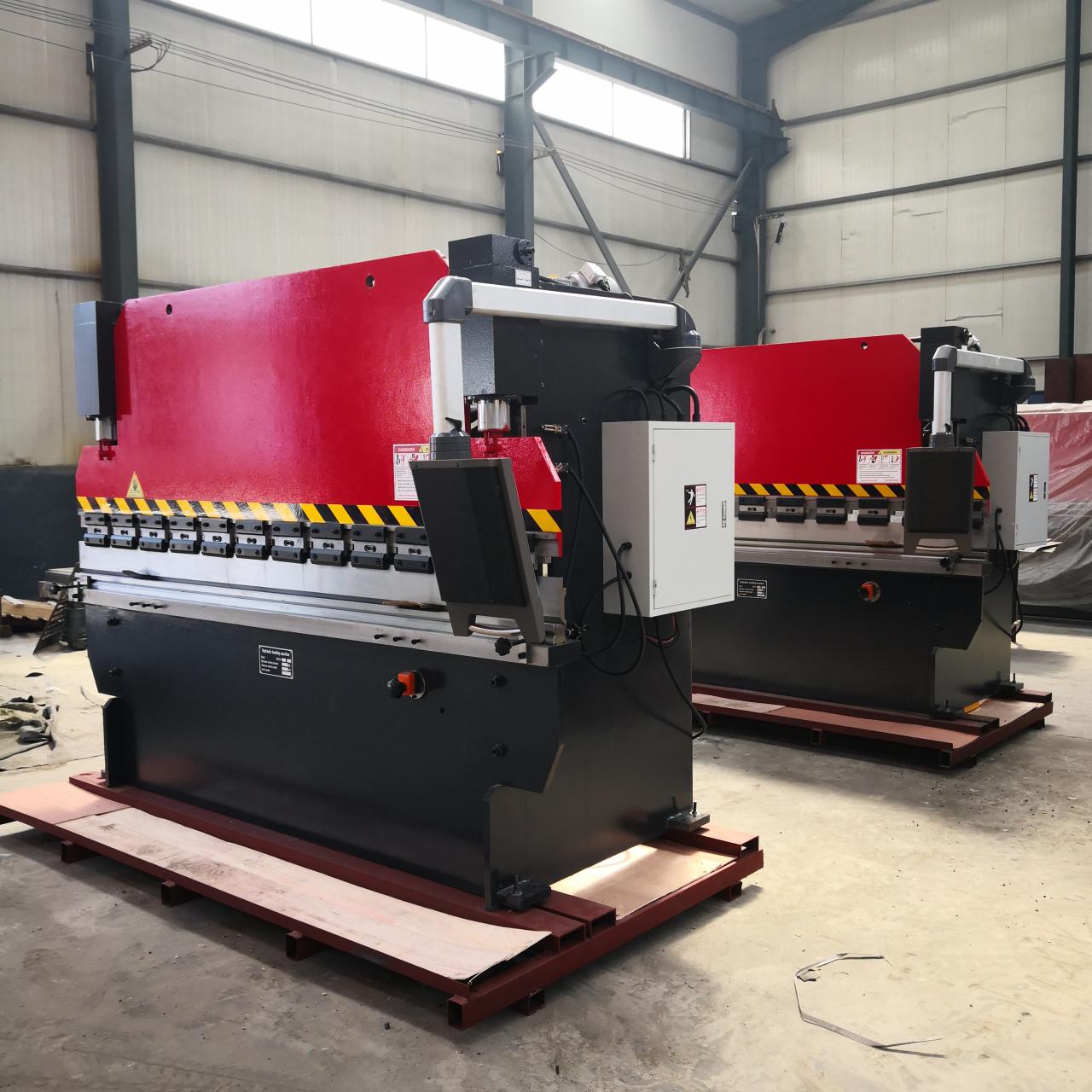 Wc67y-160 4000 Hydraulic Press Brake Cnc Metal Bending Machine For 4000mm Width Steel Wc67y-1604000油圧プレスブレーキCNC金属曲げ機4000mm幅鋼用